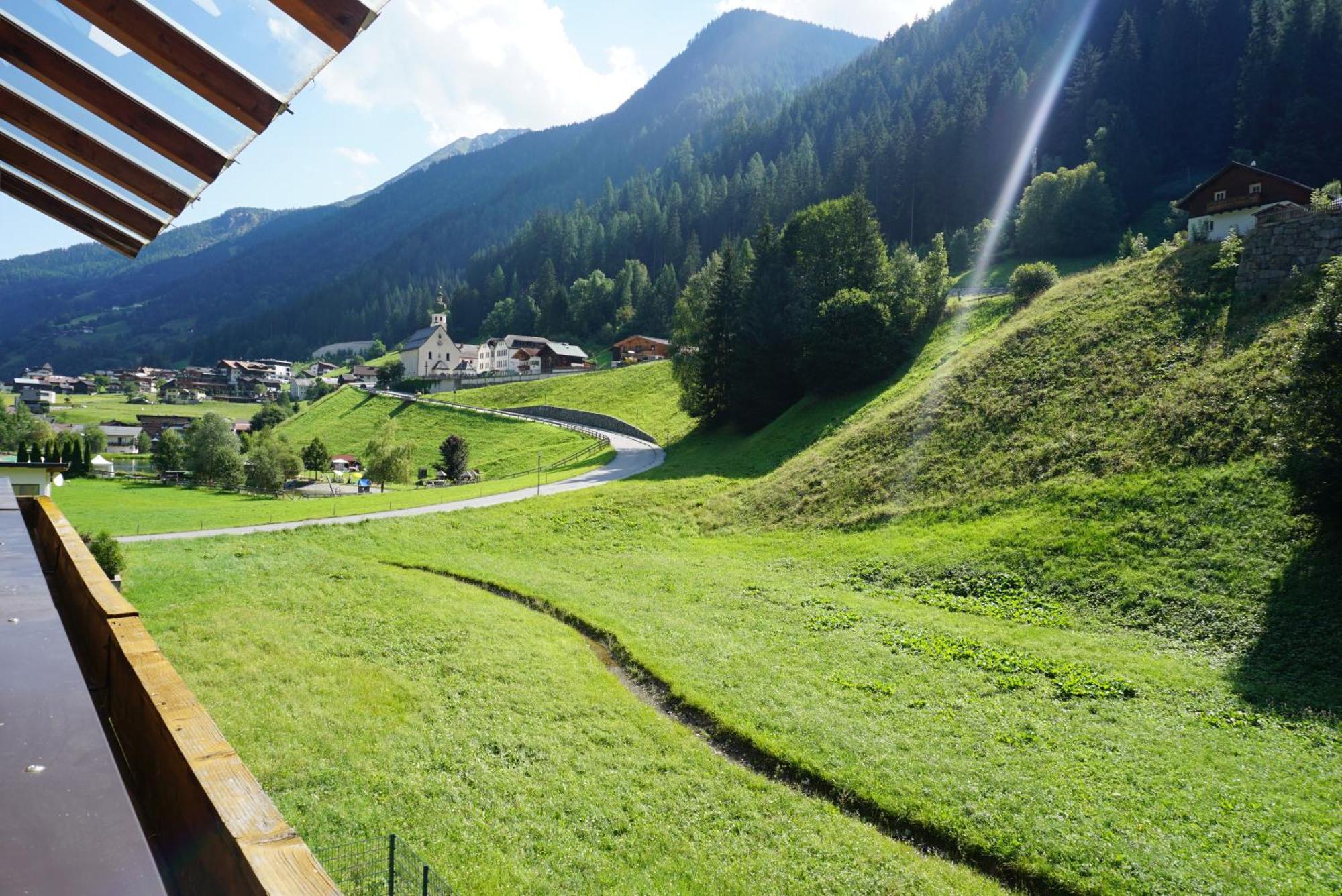 Hotel Alpenkoenigin - Sommer Silvretta Premium Card Inklusive ゼー エクステリア 写真