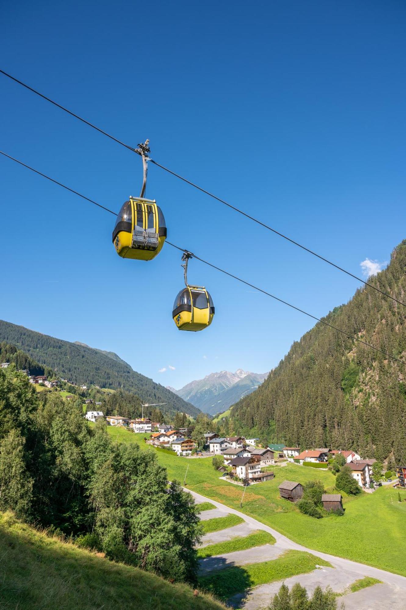 Hotel Alpenkoenigin - Sommer Silvretta Premium Card Inklusive ゼー エクステリア 写真