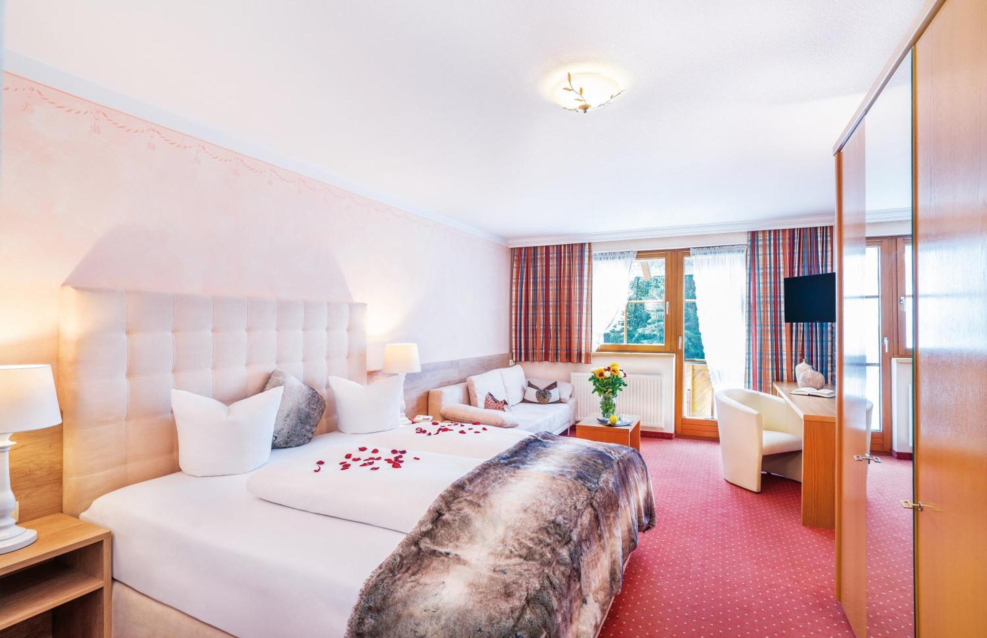 Hotel Alpenkoenigin - Sommer Silvretta Premium Card Inklusive ゼー エクステリア 写真