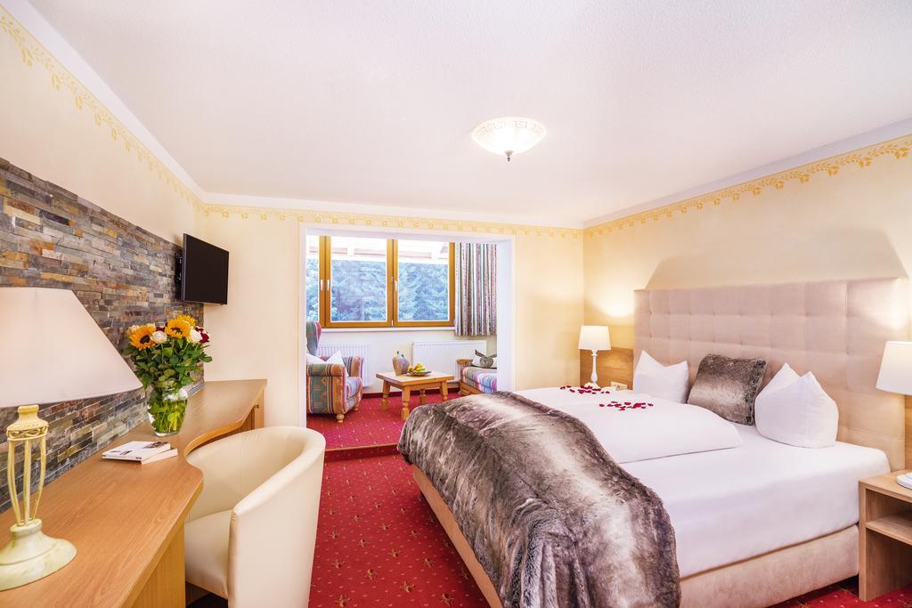 Hotel Alpenkoenigin - Sommer Silvretta Premium Card Inklusive ゼー エクステリア 写真